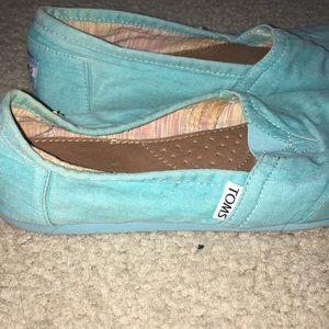 Toms slip ons